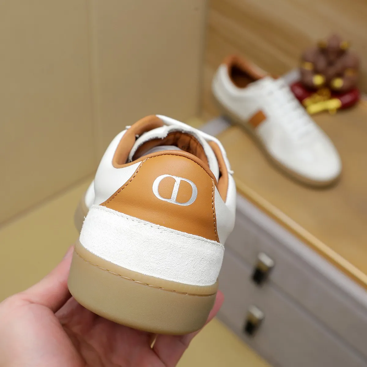 Men's clothing and shoes 💰540 💰🔥[Dior] High-end top-notch 🔝 purchasing agent 🔍🔍The latest 🇺🇸 counters are on sale simultaneously, original Italian calfskin (high-end, extravagance, and grade) with exquisite workmanship (cowhide Inner lining) Sole: Original sole provided by the original factory ⚠️Outsole. Comfortable, wear-resistant, non-slip, real-life photo🎬The real thing is more beautiful🔍Color: 4 colors available💕💕Number of yards: 39-44...